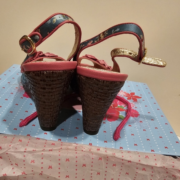 Poetic Licence Softer side green sorbet Peep Slingback Wedge 8.5M New in Box - Picture 11 of 13